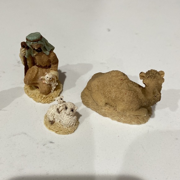 United design Corp. miniature nativity scene 9 pieces - Picture 7 of 14